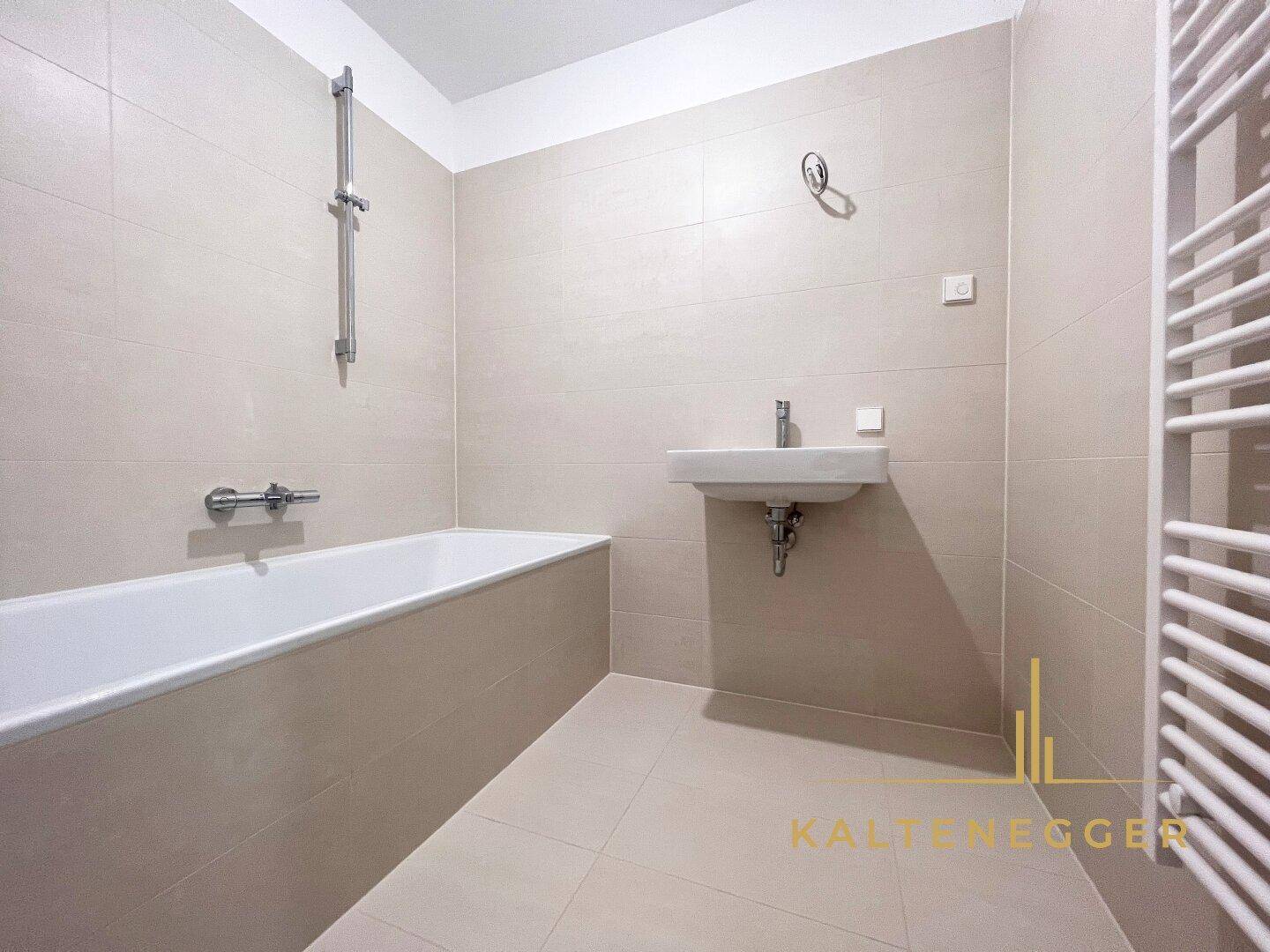 Bad 4,15 m² mit Wanne