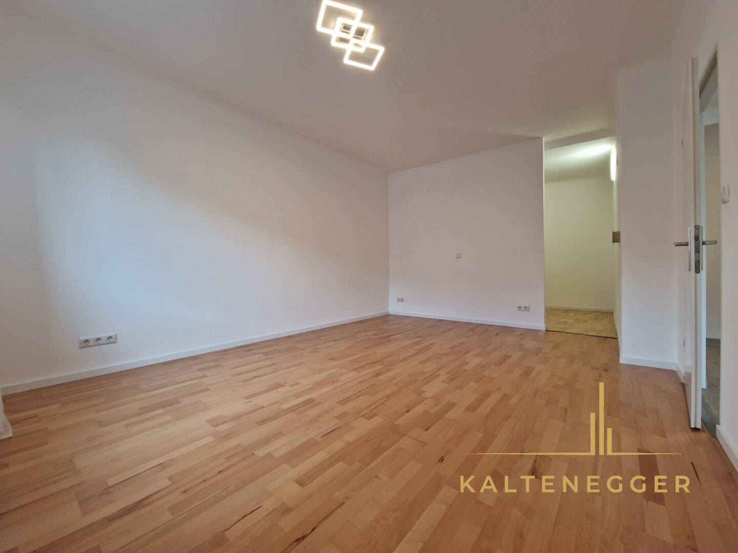 Schlafzimmer + abgetrennter Bereich - ideal als Ankleideraum