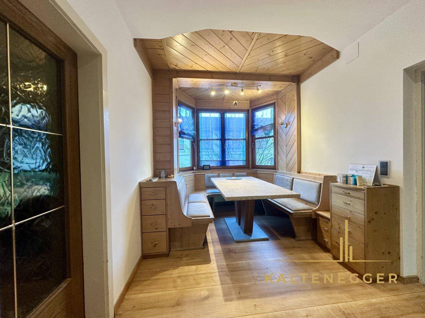 Traumhaftes Mehrfamilienhaus in Edlitz: 5 Zimmer und Pool - Ansicht 2