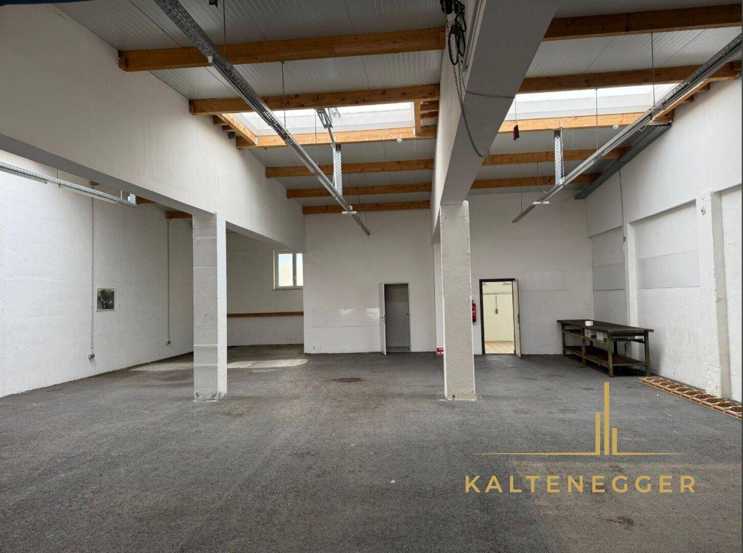 Lagerhalle mit WC´s, Dusche und Küche - Ansicht 2