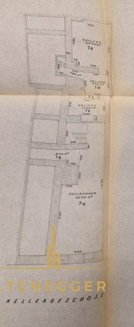 Grundriss des Kellergeschosses mit verschiedenen Lagerbereichen und Abmessungen.
