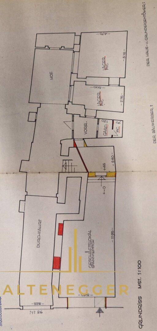Grundriss des Erdgeschosses mit Durchfahrt und Geschäftsflächen.