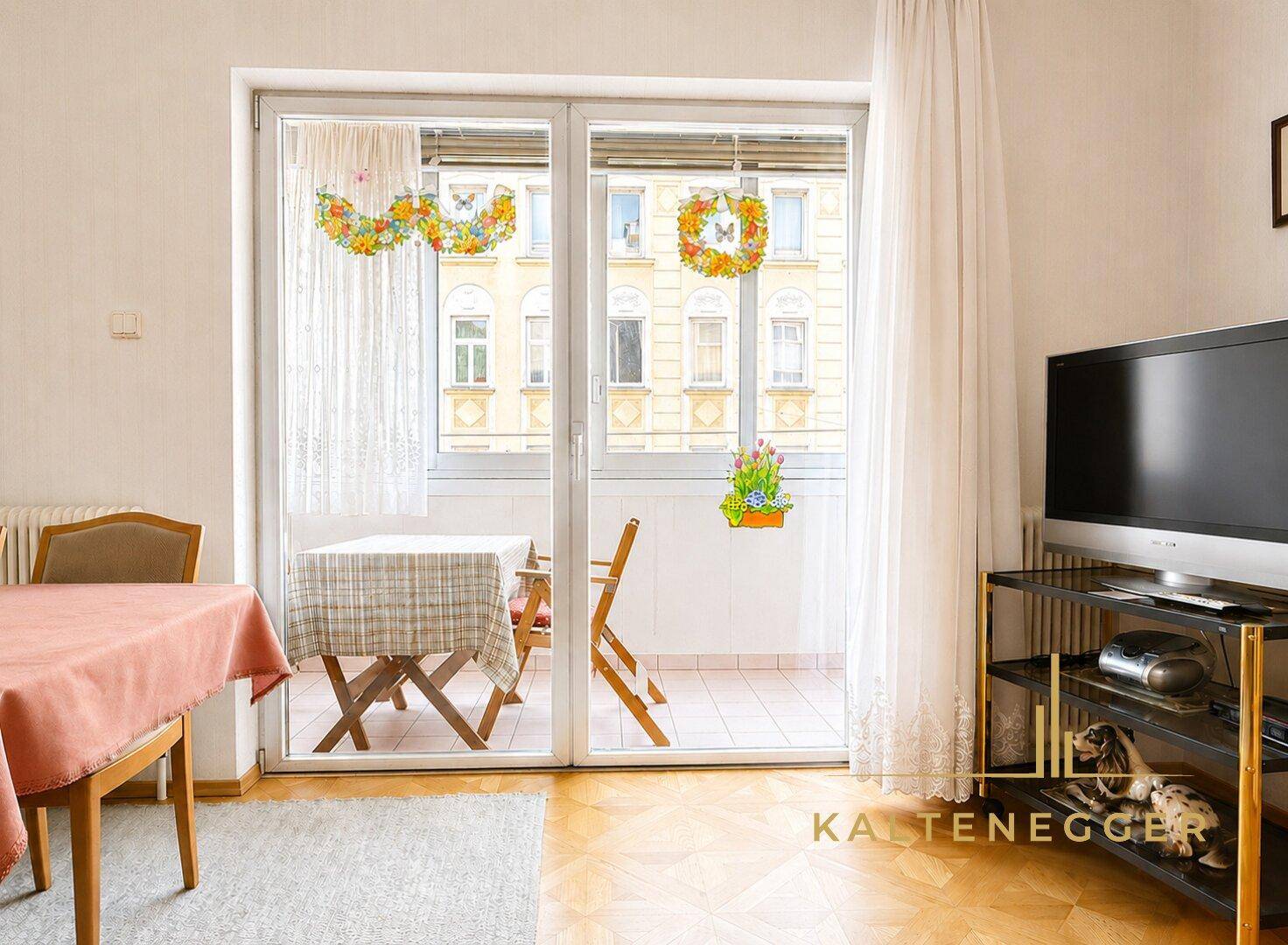 Helle 2-Zimmer-Wohnung mit verglaster West-Loggia und Schrankraum - 2. Liftstock - Ansicht 3