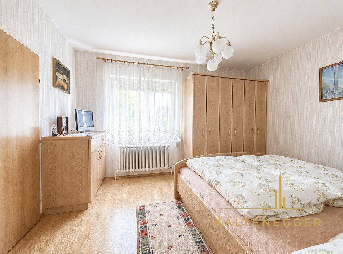 Helle 2-Zimmer-Wohnung mit verglaster West-Loggia und Schrankraum - 2. Liftstock - Ansicht 4