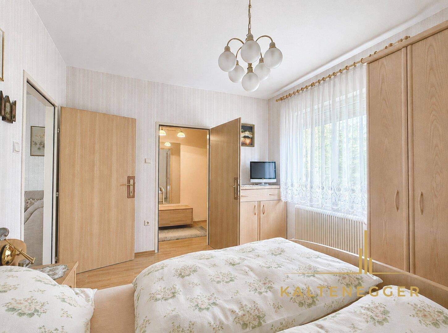 Helle 2-Zimmer-Wohnung mit verglaster West-Loggia und Schrankraum - 2. Liftstock - Ansicht 5