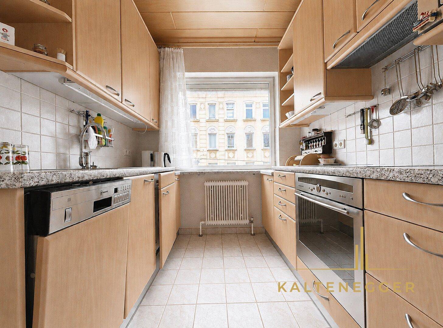 Helle 2-Zimmer-Wohnung mit verglaster West-Loggia und Schrankraum - 2. Liftstock - Ansicht 6