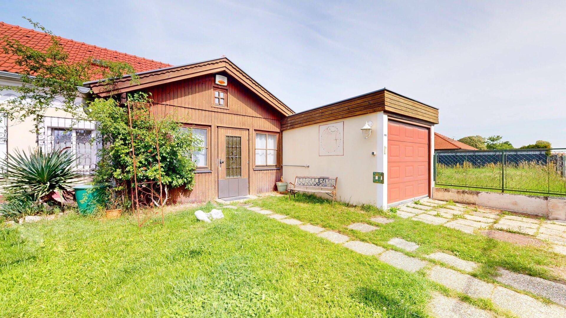 Vorgarten mit Garage