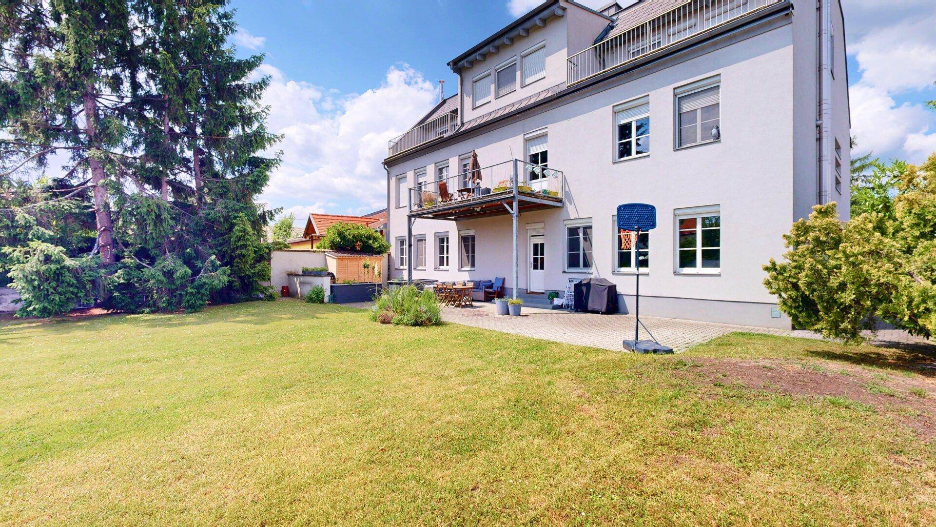 Terrasse und Garten