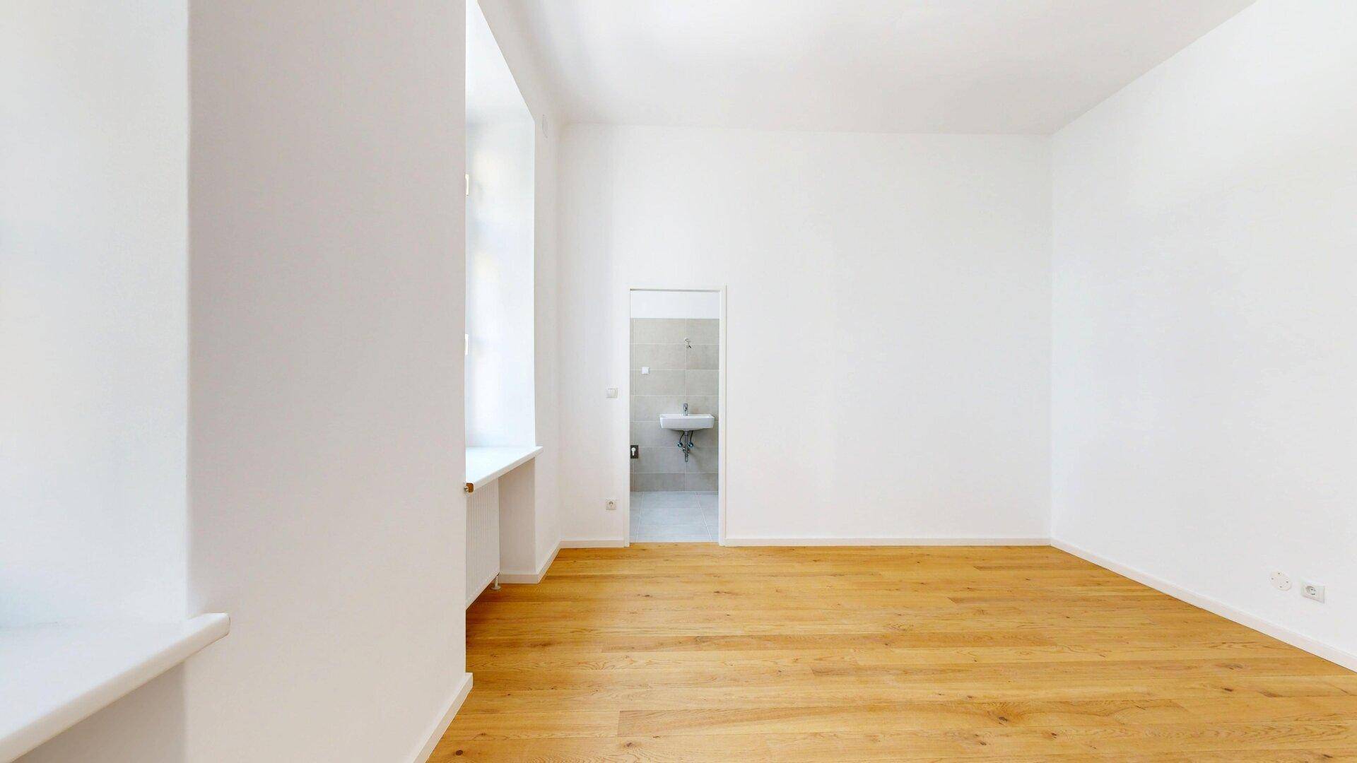 Zimmer mit Badezimmer