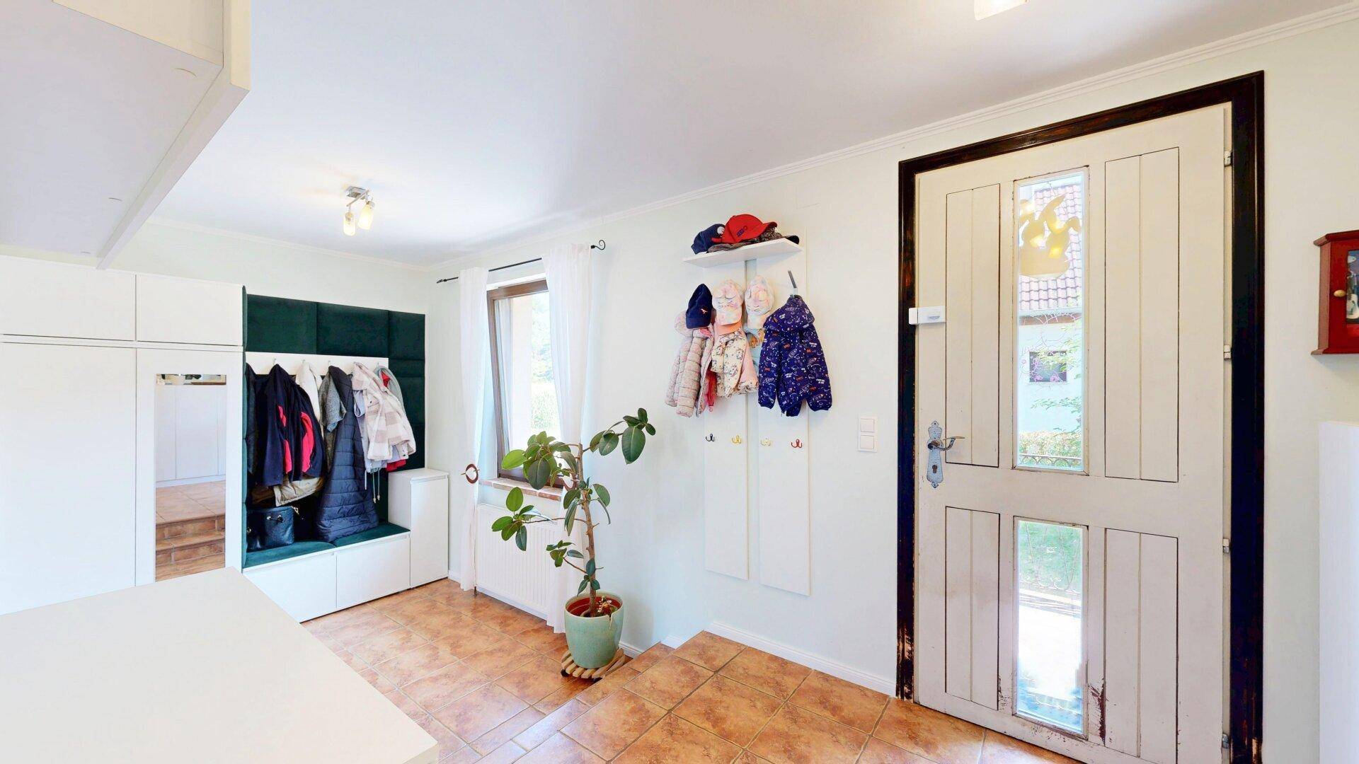 Vorraum mit Garderobe