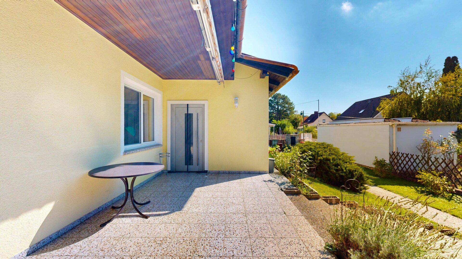 Terrasse/Eingangsbereich