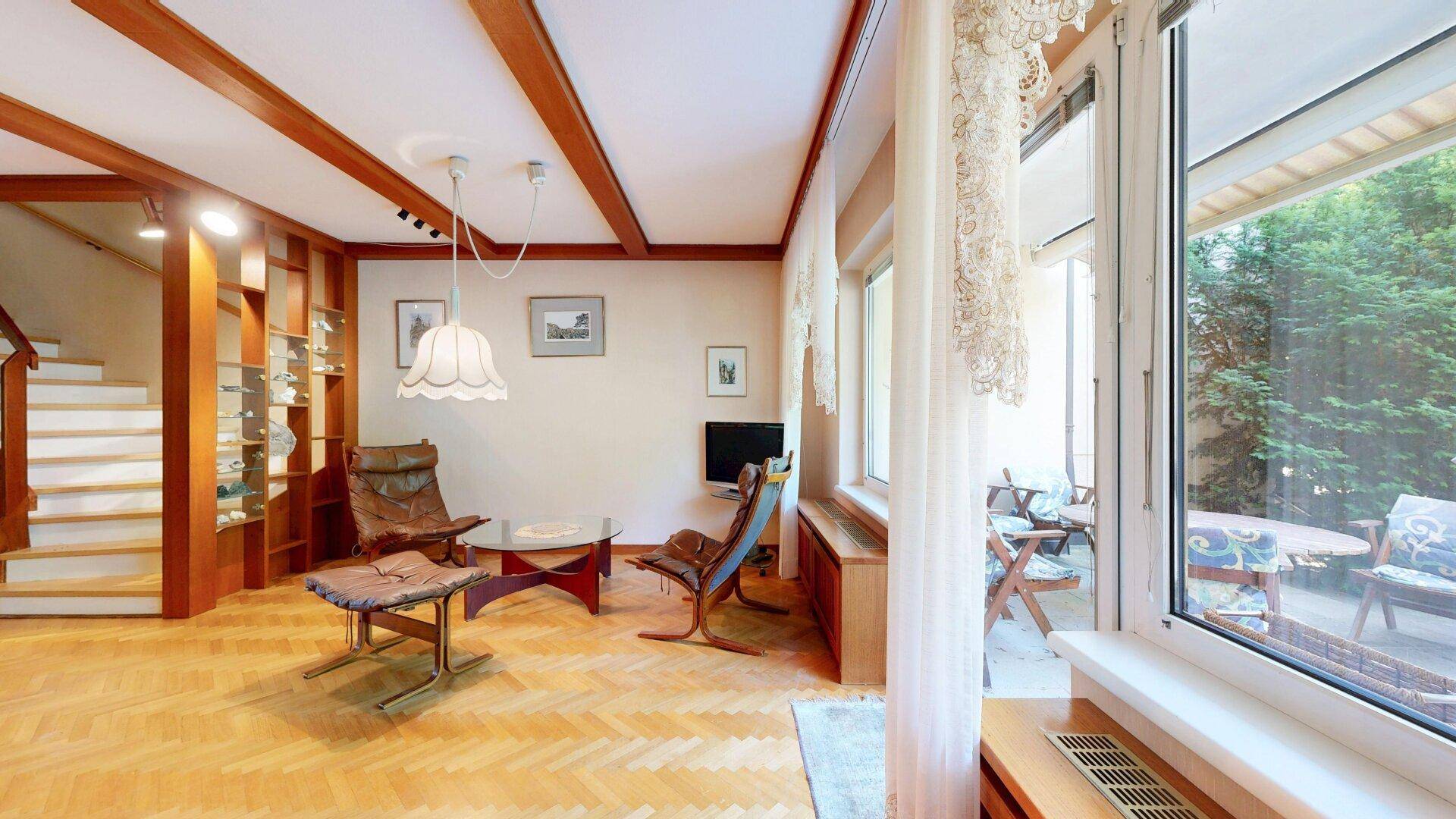 Schönes Reihenhaus mit Entwicklungsmöglichkeit in bester Lage | Garten | Loggia | Keller | Garage - Ansicht 4