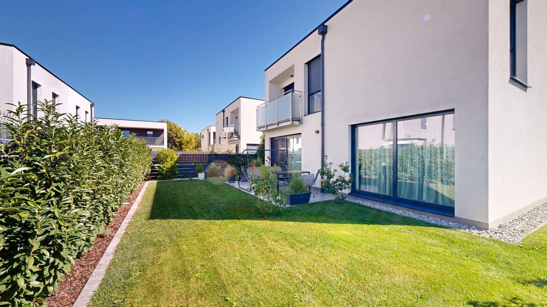 Garten mit Terrasse