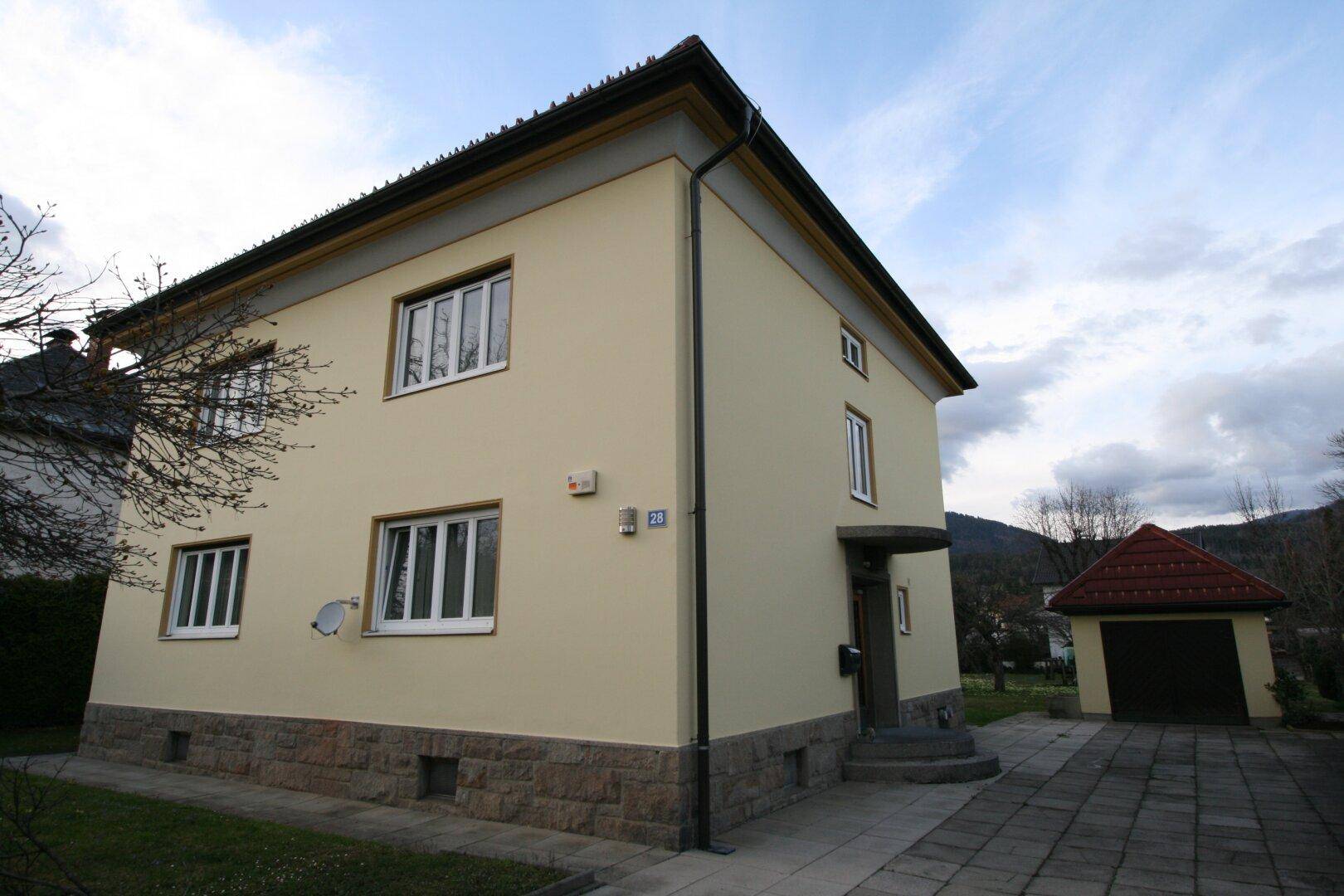 Kärnten / Villach: Stadtvilla in Villach-Lind mit großem Grundstück - Ansicht 2