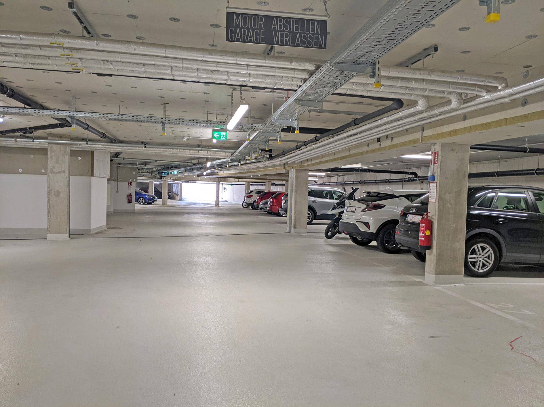 09_Garage_092856878