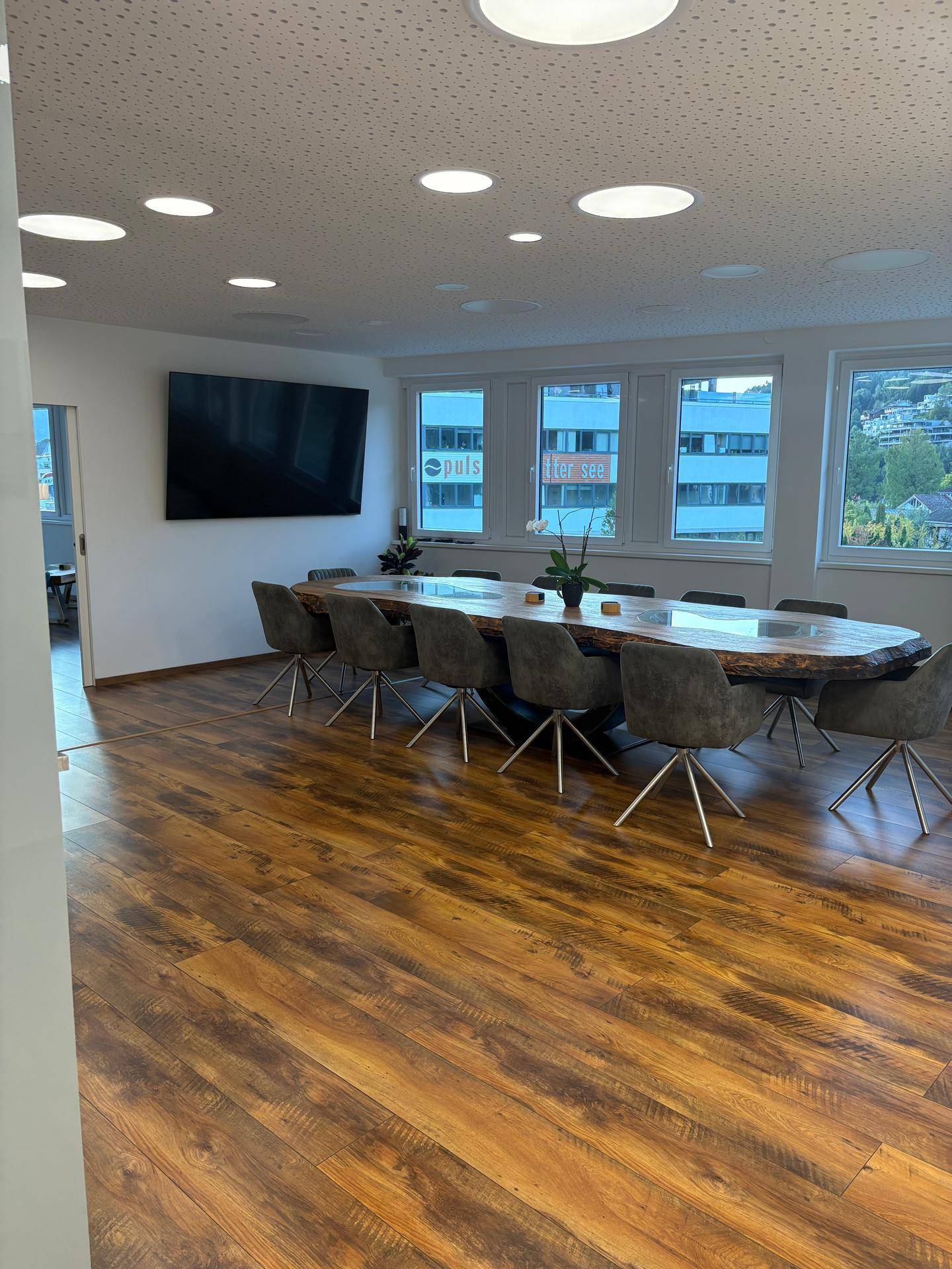 Exklusive, modern renovierte Wohnung mit großer Terrasse in Seeboden - Ansicht 2