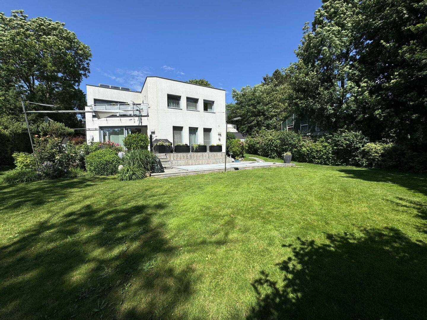 Modernes Einfamilienhaus mit Pool und Grünblick in Gablitz - Widok 3