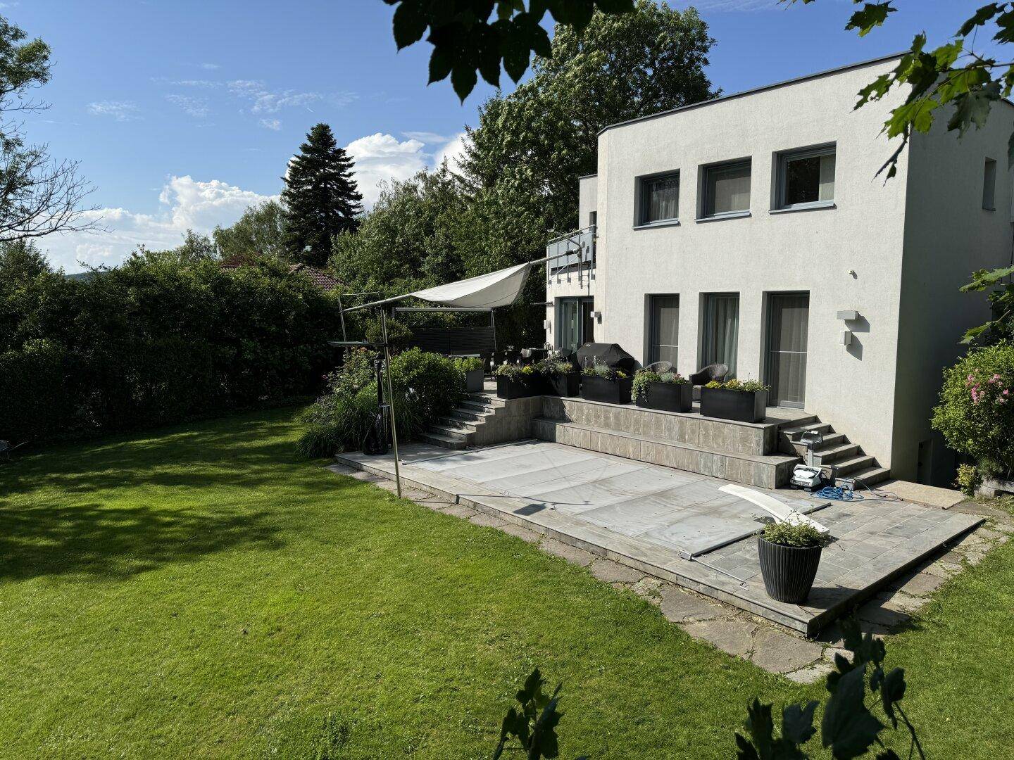 Modernes Einfamilienhaus mit Pool und Grünblick in Gablitz - Widok 5