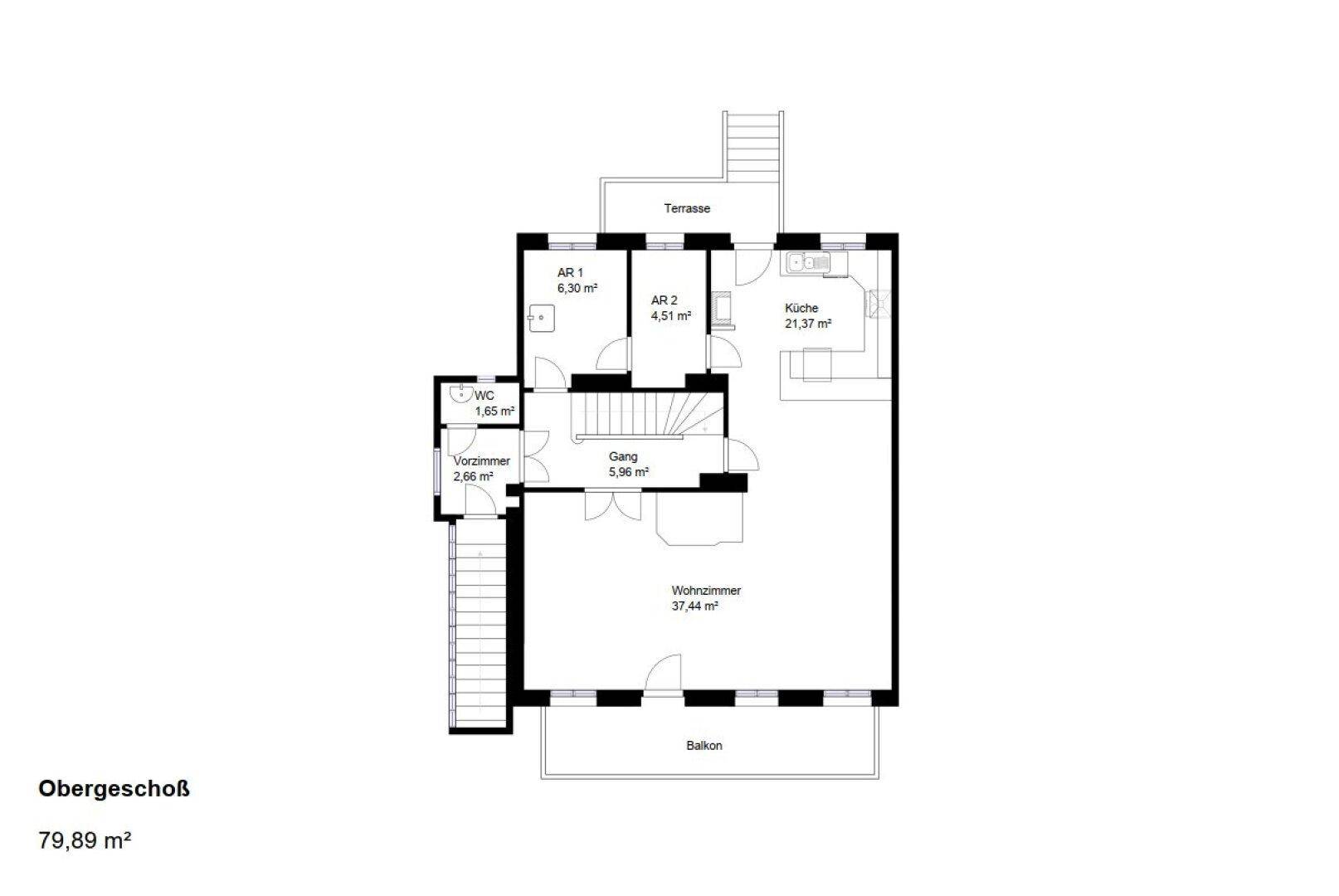 Grundriss des Obergeschosses mit Küche, Wohnzimmer, Balkon und Terrasse.