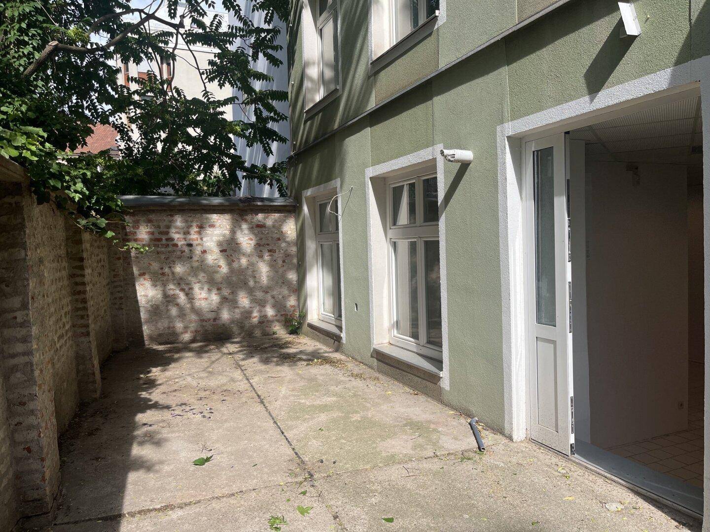 Bräuhausgasse - hofseitiges Souterrainlokal mit Garten bzw. Terrasse zu vermieten - Widok 2