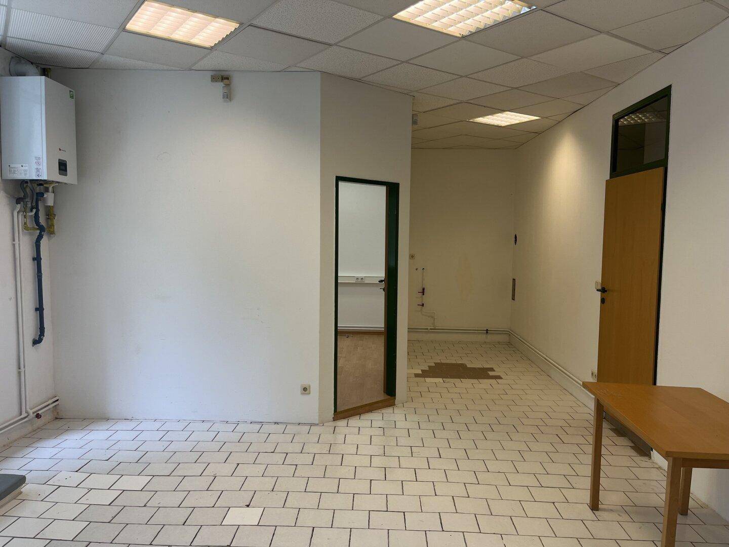 Bräuhausgasse - hofseitiges Souterrainlokal mit Garten bzw. Terrasse zu vermieten - Widok 5