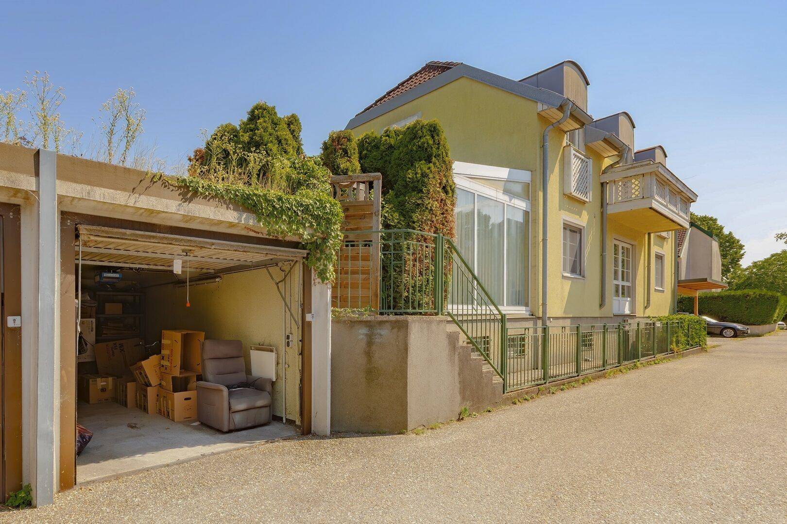 Wiener Straße - gepflegtes Reihenhaus mit Garten und Garagenbox - Ansicht 2