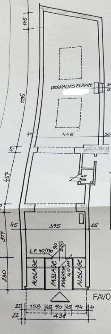 Handgezeichneter Grundrissplan mit Maßen und der Kennzeichnung der Verkaufsfläche.