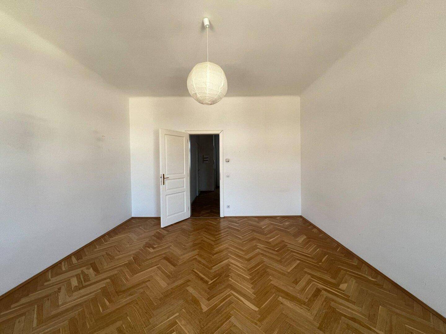2. Schlafzimmer