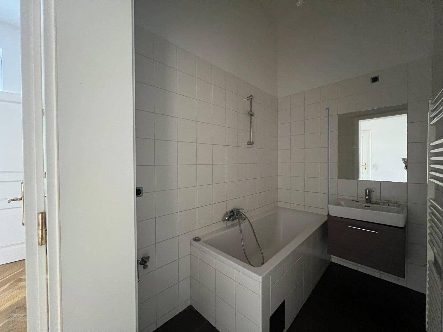 Bad mit Wanne