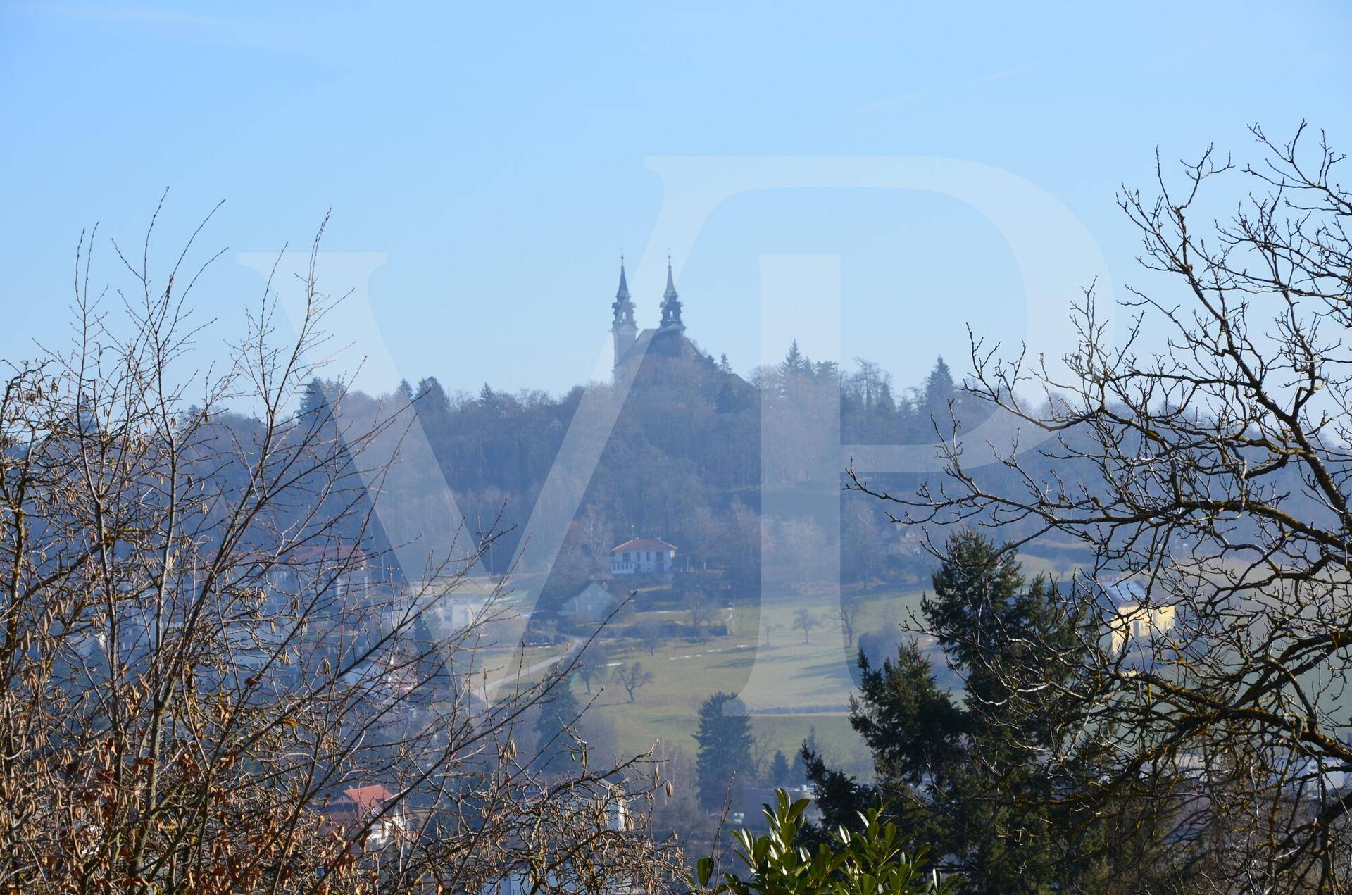 Sonniges Baugrundstück mit Altbestand in schöner Aussichtslage - Widok 2