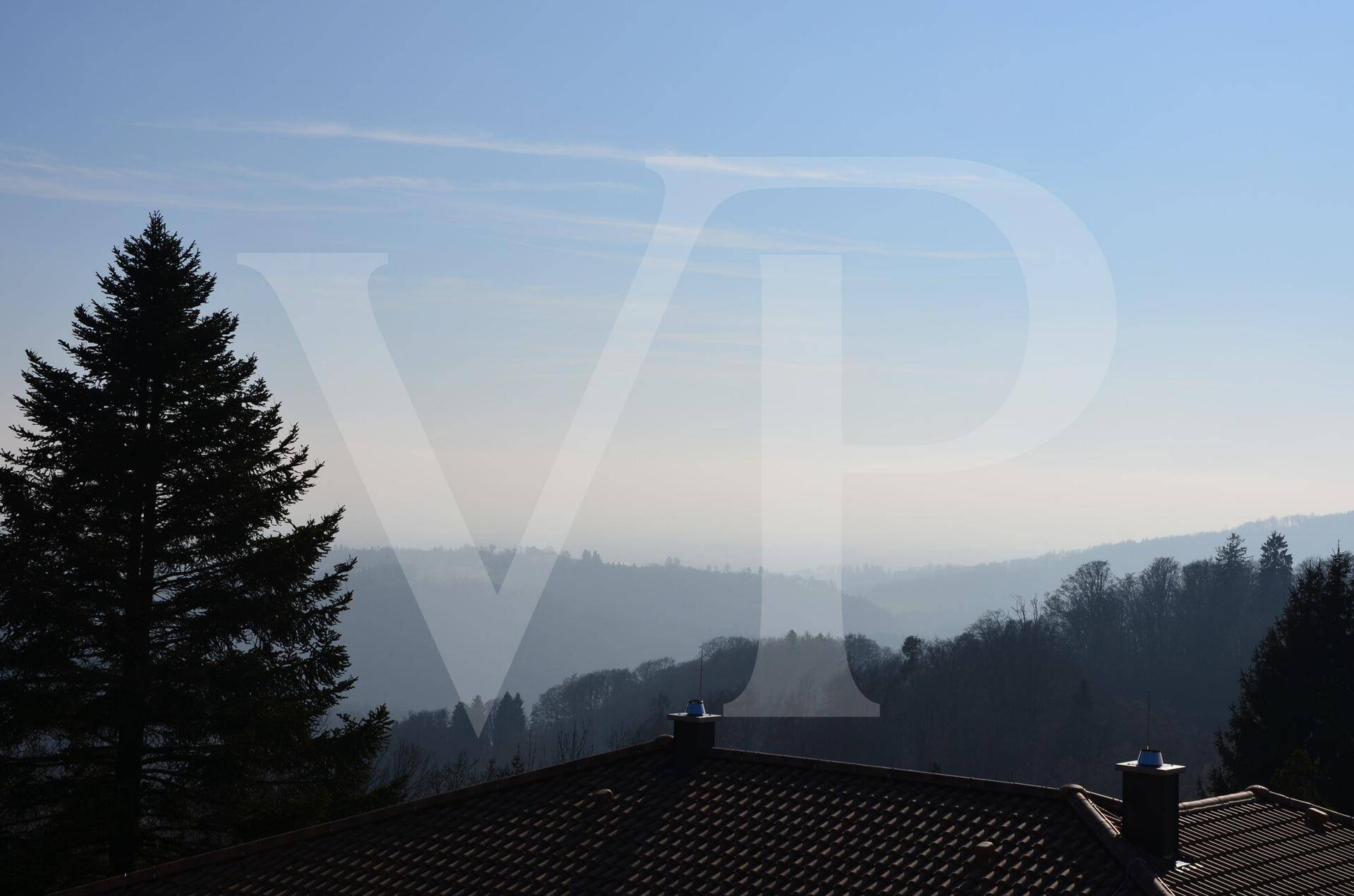 Sonniges Baugrundstück mit Altbestand in schöner Aussichtslage - Więcej