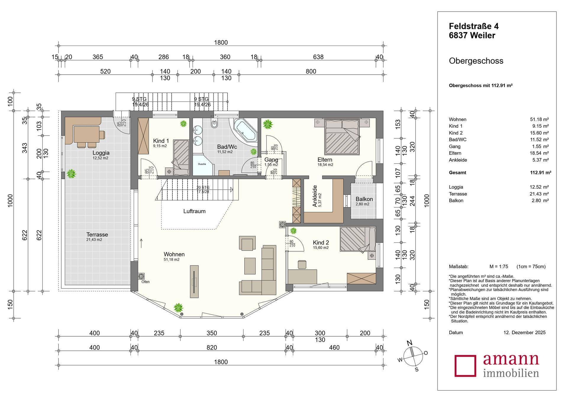 Grundriss des Obergeschosses mit Wohnzimmer, Schlafzimmern, Bädern, Loggia und Terrasse.