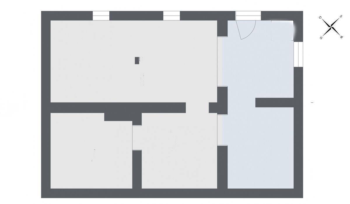 Grundriss des Erdgeschosses mit Raumaufteilung und Fensterpositionen.