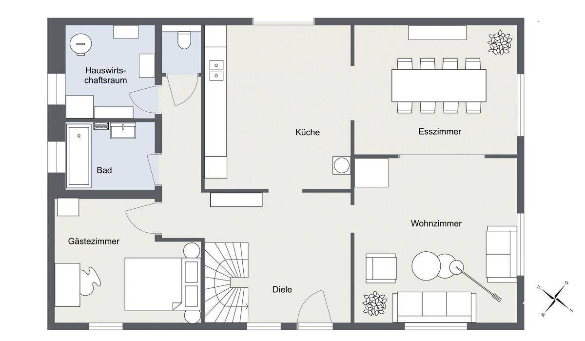 Detaillierter Grundriss des Erdgeschosses mit Wohnzimmer, Esszimmer und Küche.