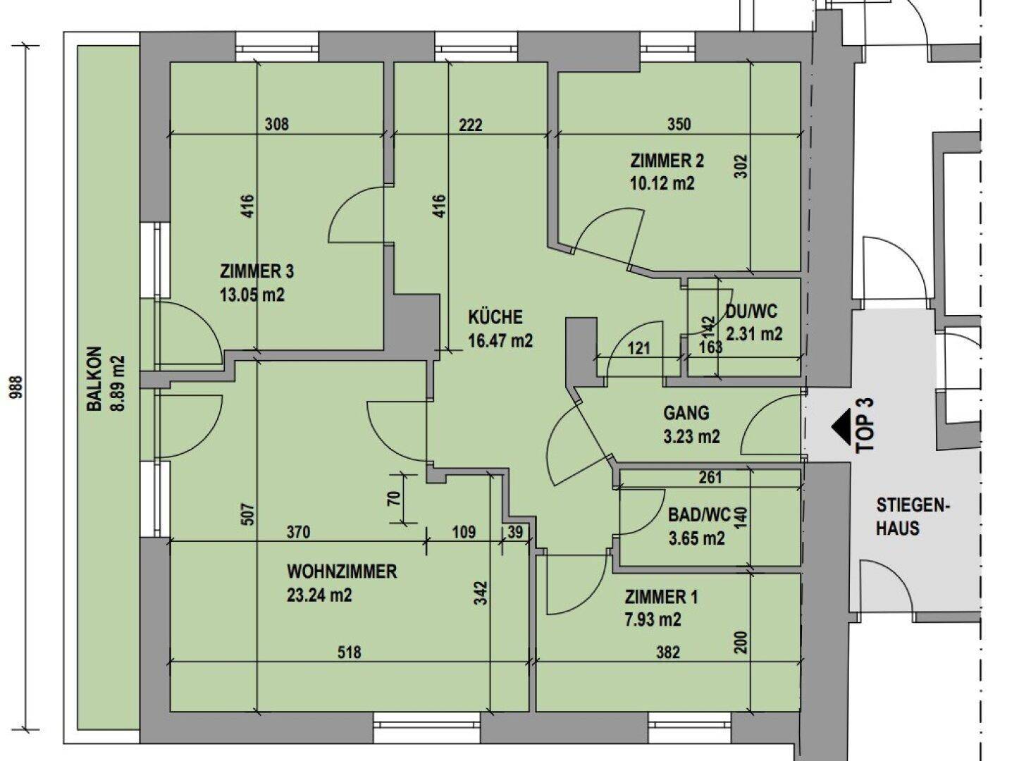 Grundriss einer Wohnung mit drei Zimmern, Küche, zwei Bädern und einem Balkon.