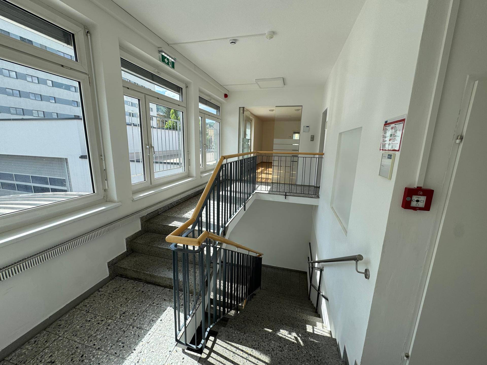 Großzügige Bürofläche mit 9 Einzelbüros, Klimaanlage und Parkplätzen in Graz 8051 – pohled 6