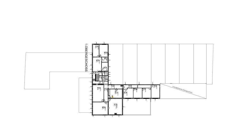 Grundriss des ersten Obergeschosses mit mehreren Büroräumen und Fluren.