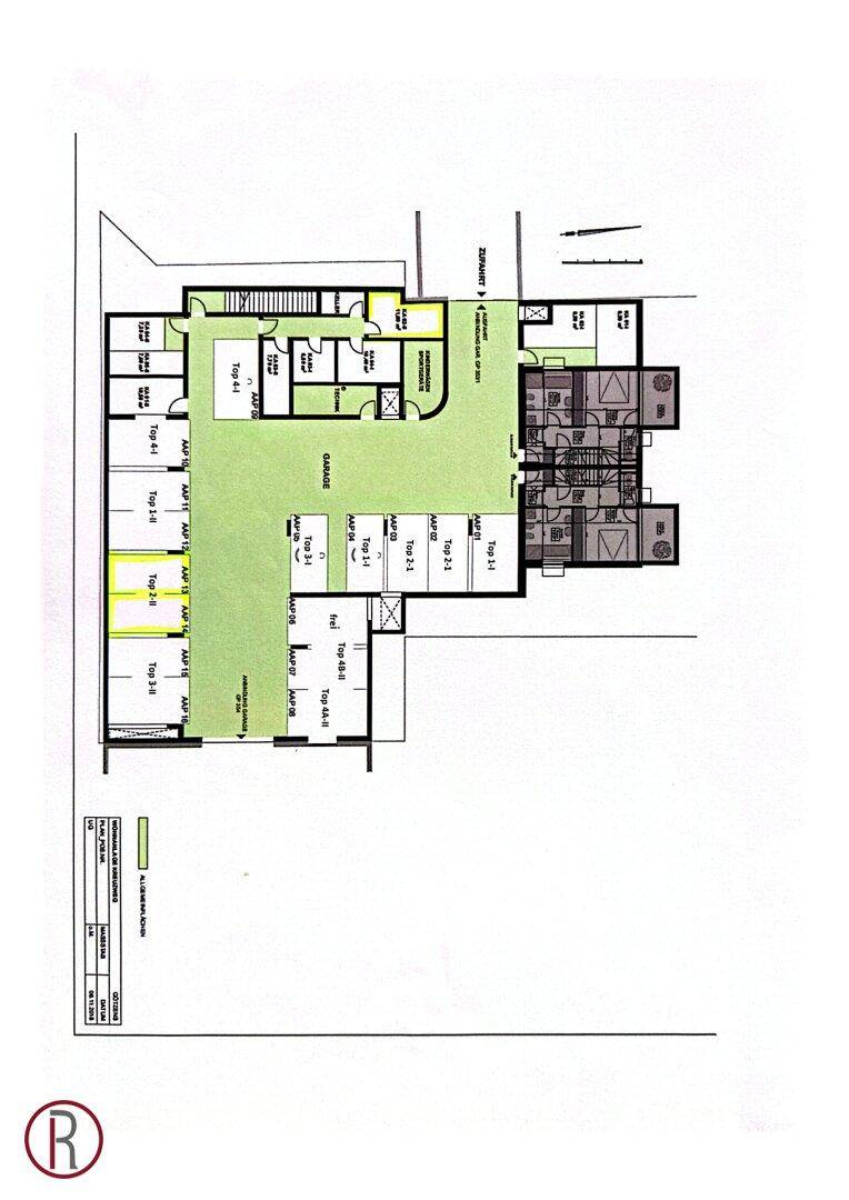 Grundrissplan des Untergeschosses mit Garagen, Abstellräumen und Zugang zu den Wohneinheiten.