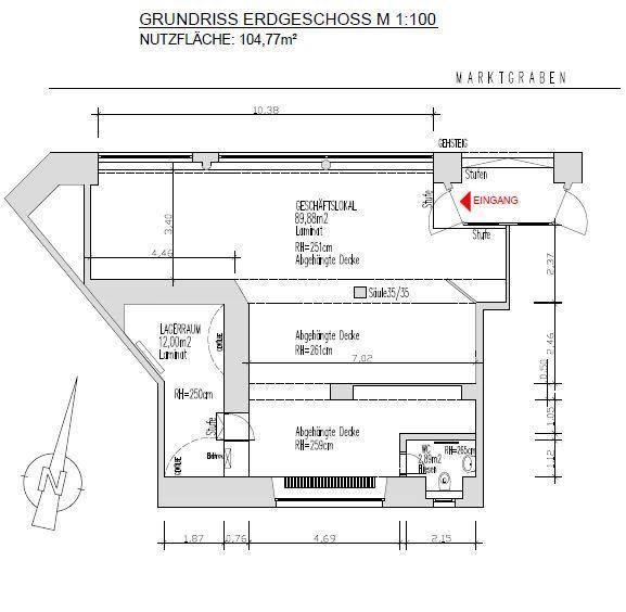 Grundriss des Erdgeschosses mit Geschäftsfläche, Lagerraum und Eingangsbereich mit Rampe.