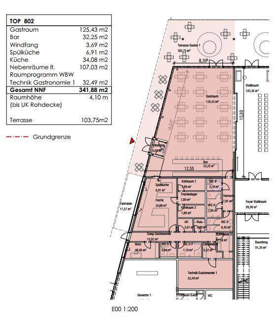 Detaillierter Grundriss für eine Gewerbefläche mit Gastraum, Bar und Terrassenbereich.
