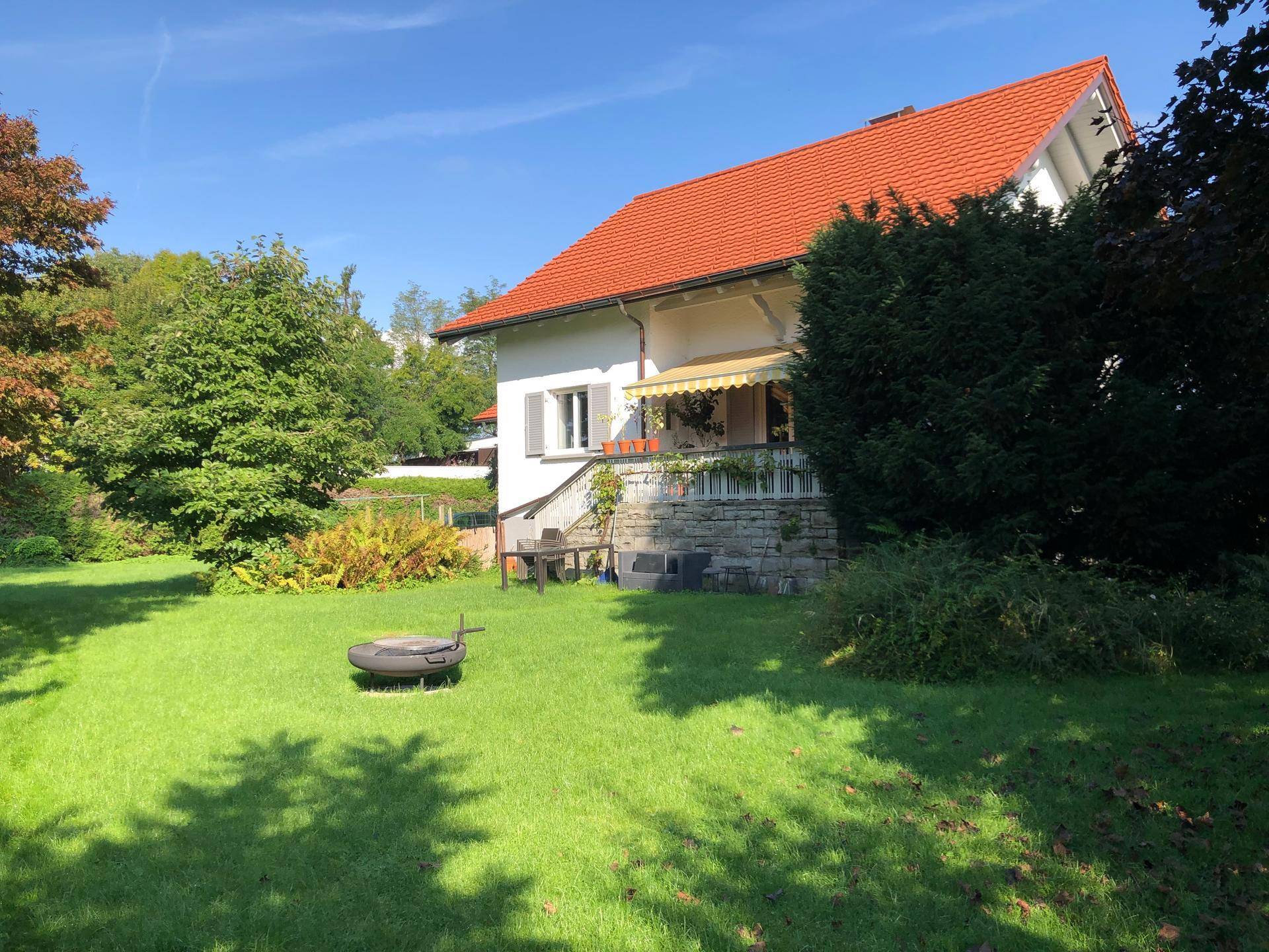Wohnen mitten im Grünen: 125 m² Einfamilienhaus zu Vermieten - Ansicht 3