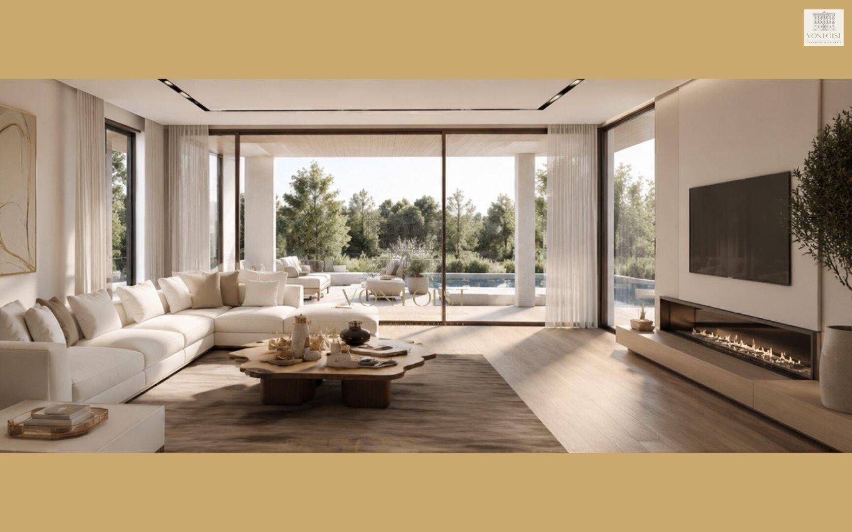 Geräumiges Wohnzimmer mit großem Sofa, Kamin und weitem Blick auf den Pool und die Natur.