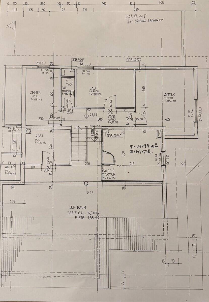 Übersichtlicher Grundriss mit detaillierter Raumaufteilung, inklusive Bad, WC und Galerie.