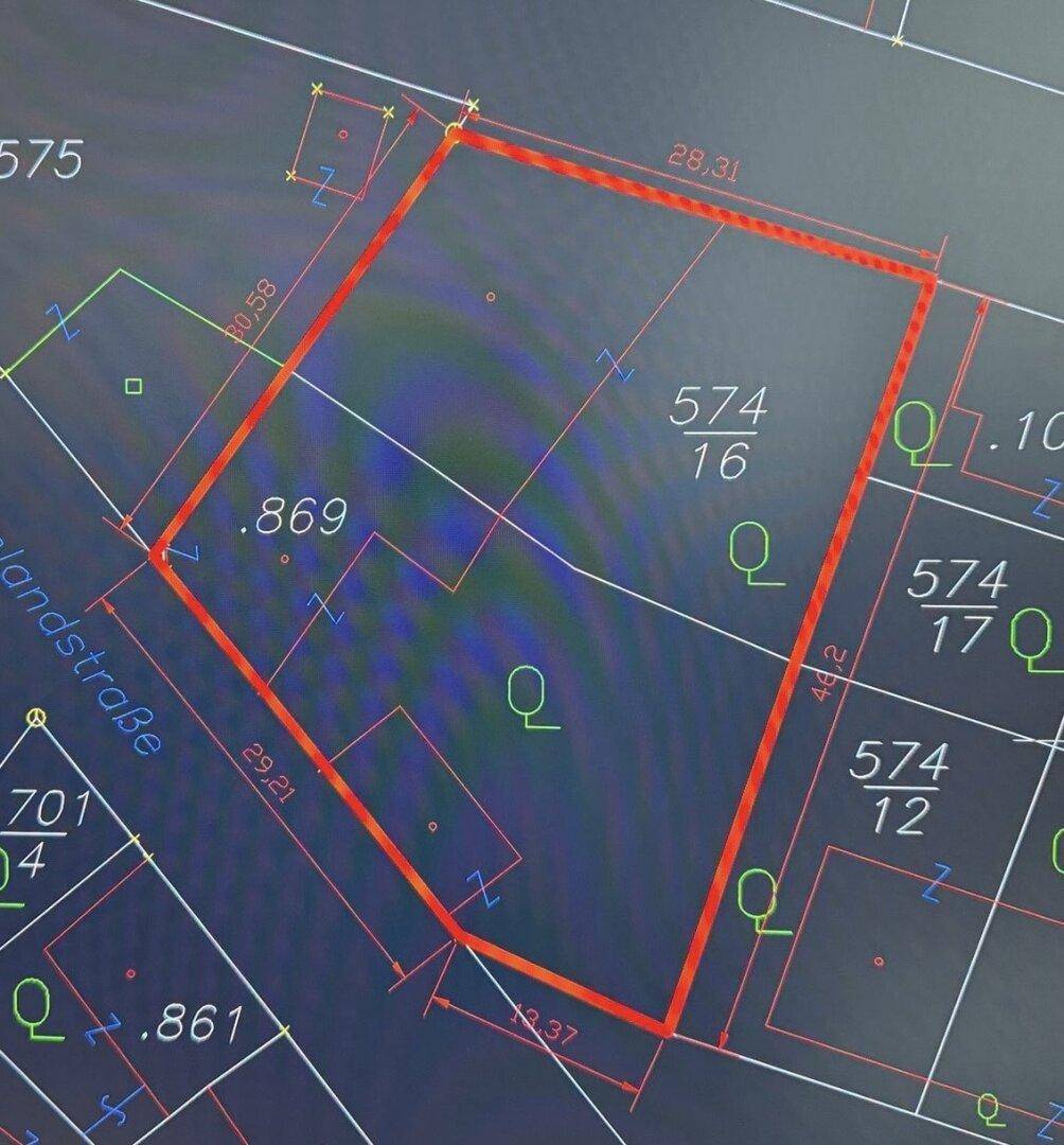 Detailansicht eines Katasterplans mit Grundstücksgrenzen und Vermessungsdaten.