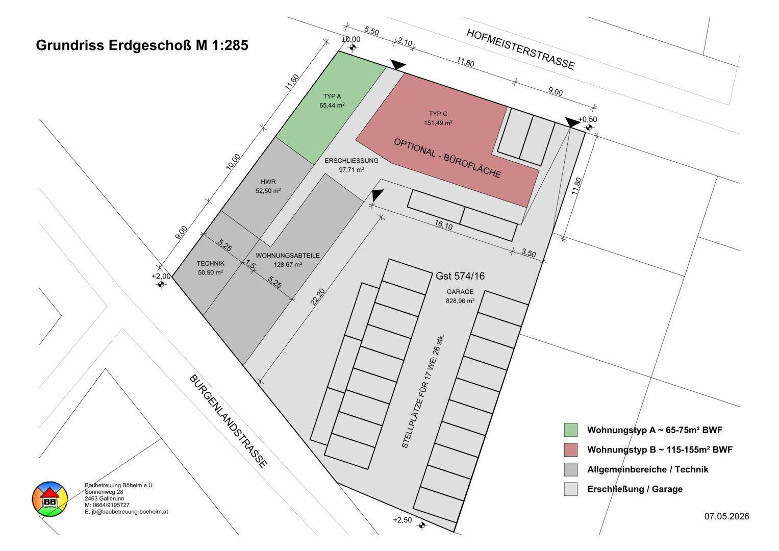 Grundriss des Erdgeschosses mit verschiedenen Wohnungstypen und Garagenstellplätzen.