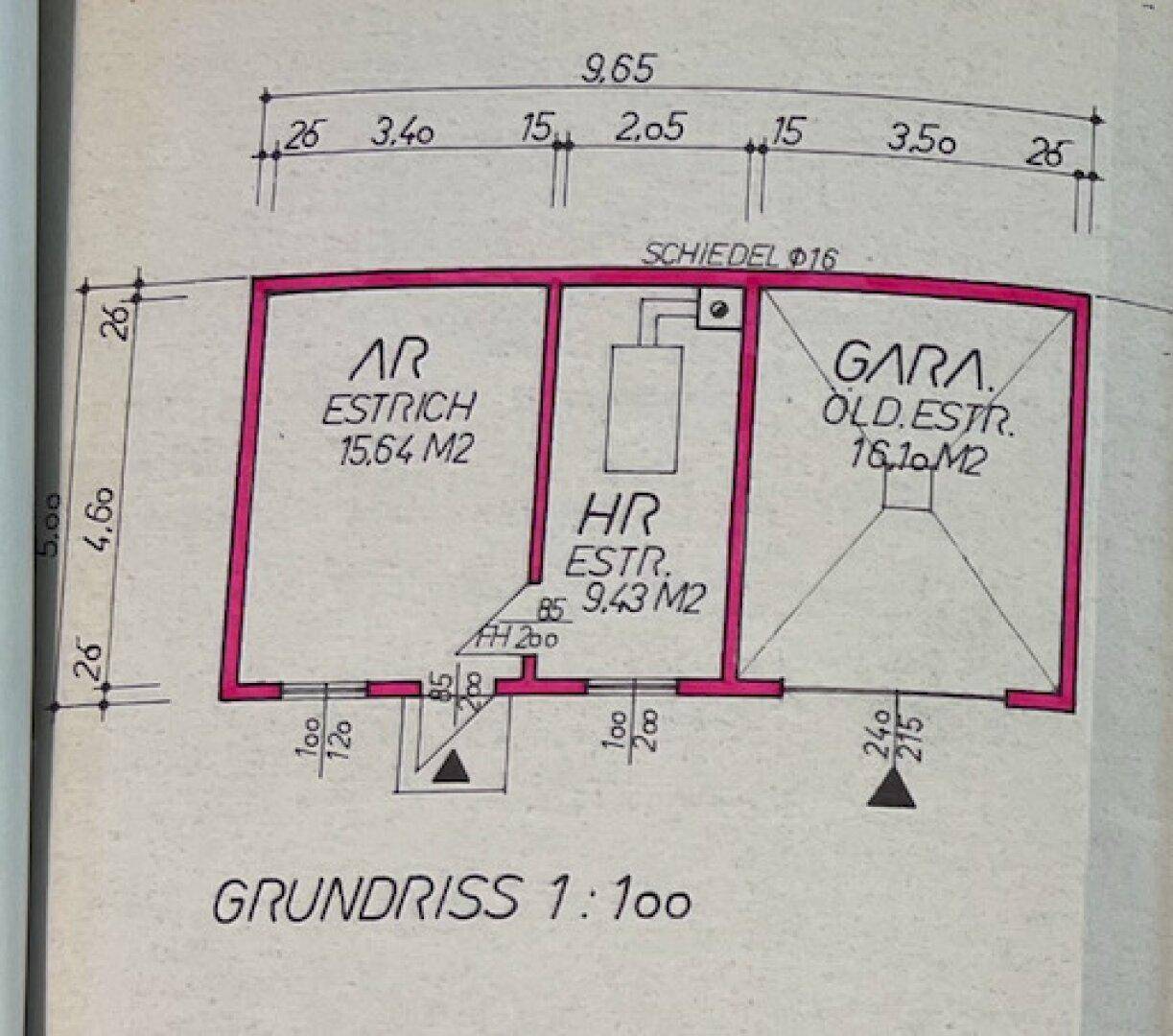 Grundriss des Untergeschosses mit Abstellraum, Heizraum und Garage.