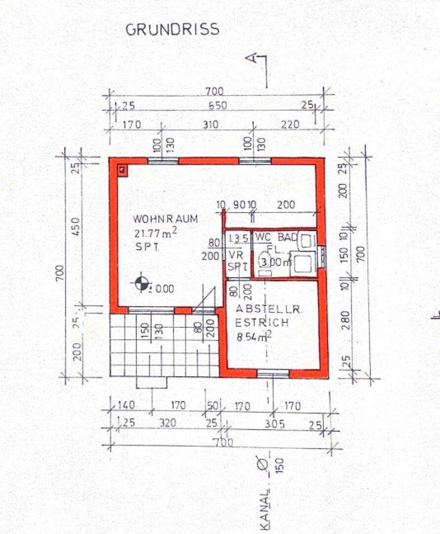 Grundriss des Erdgeschosses mit Wohnraum, Bad und Abstellraum.