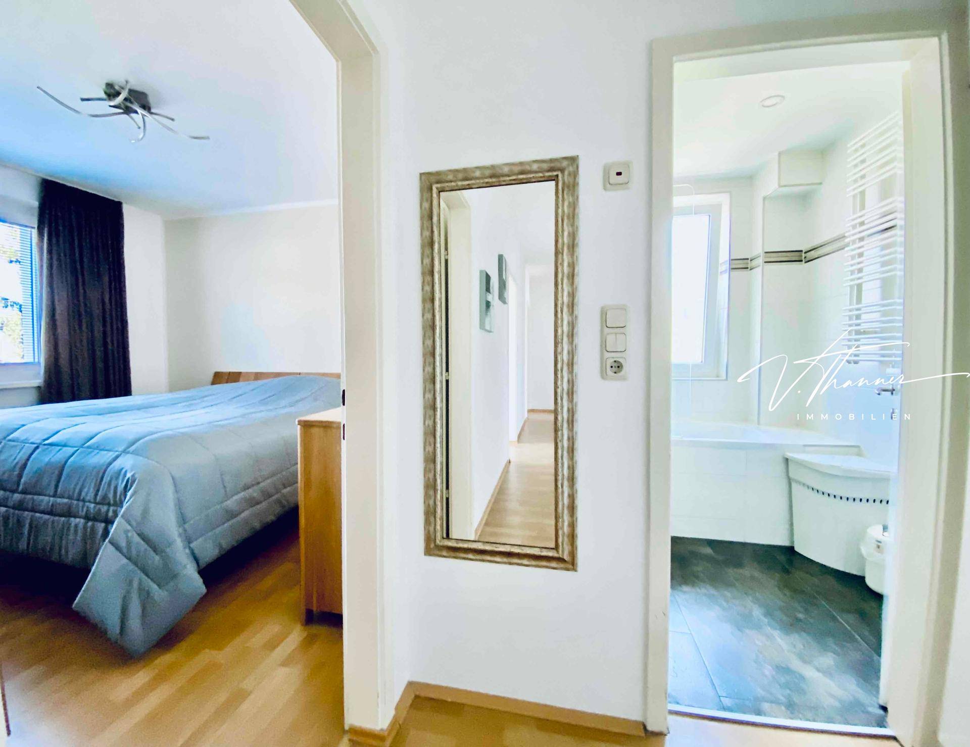 Schlafzimmer und Bad