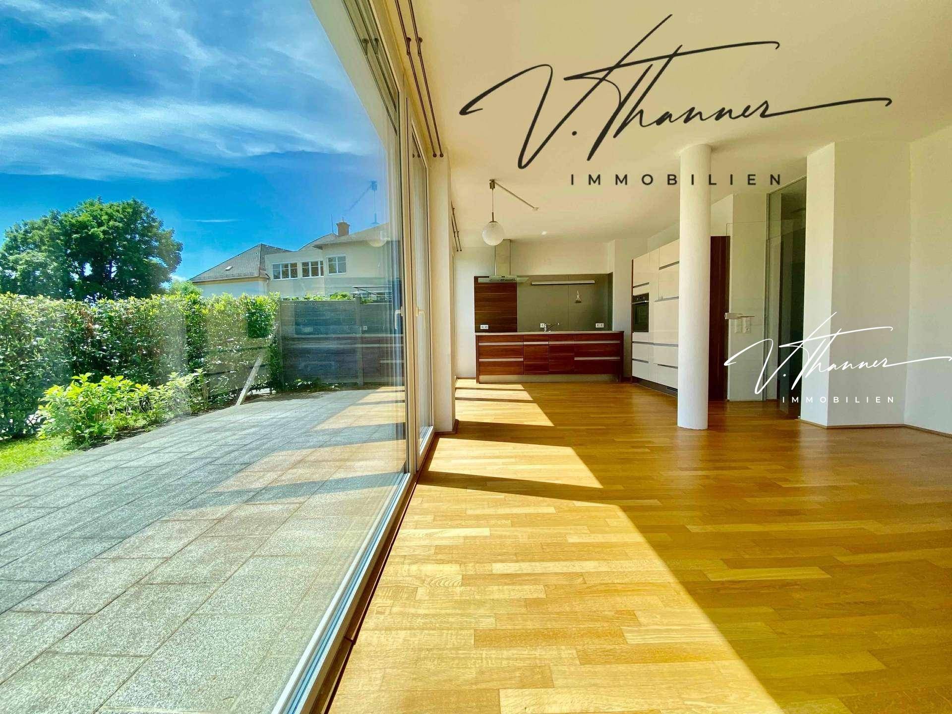 Wohnzimmer mit Terrasse