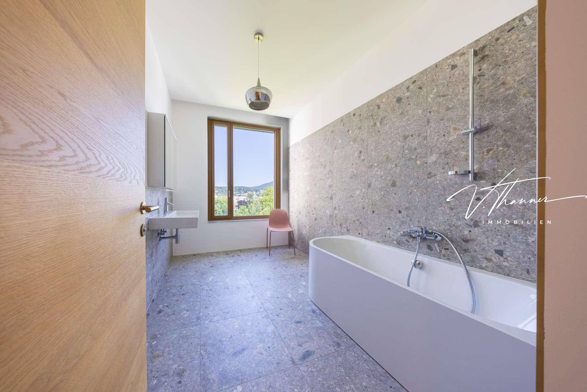 Bad mit Wanne